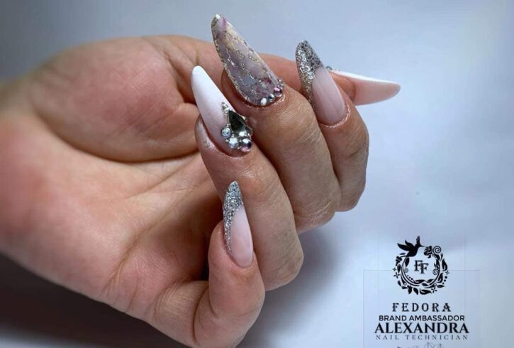 Salon De Manichiura Si Pedichiura In Chingford, Londra