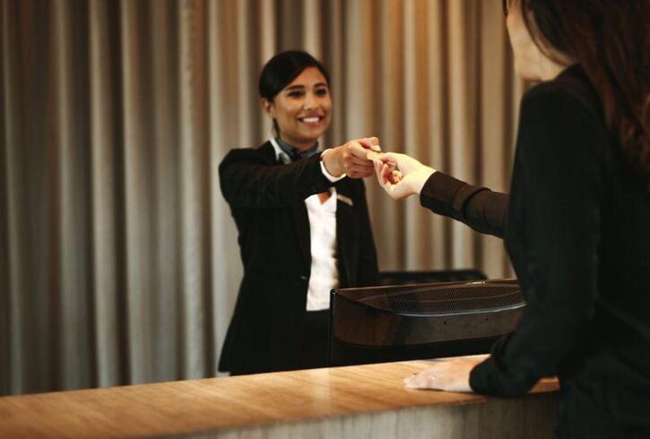 Loc De Munca Receptie Hoteluri In Centrul Londrei