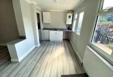 Chirie Casa Cu 4 Camere In Dagenham, Londra