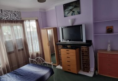 Chirie Camera Dubla In Seven Kings, Londra