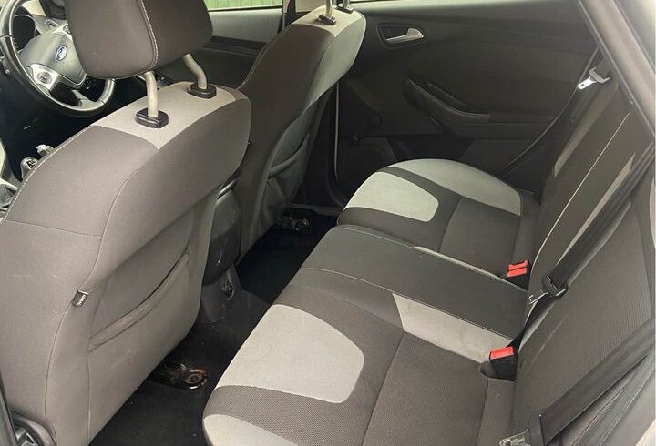 Vand Masina Ford Focus In Romford, Londra