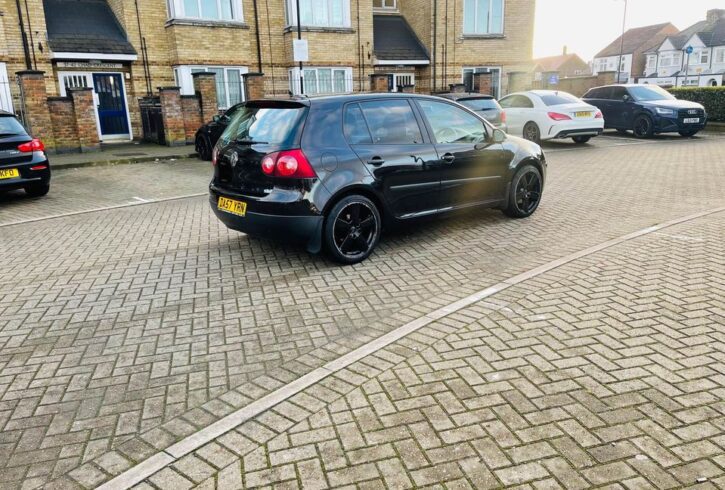 Vand Masina Volkswagen Golf S In Enfield, Londra