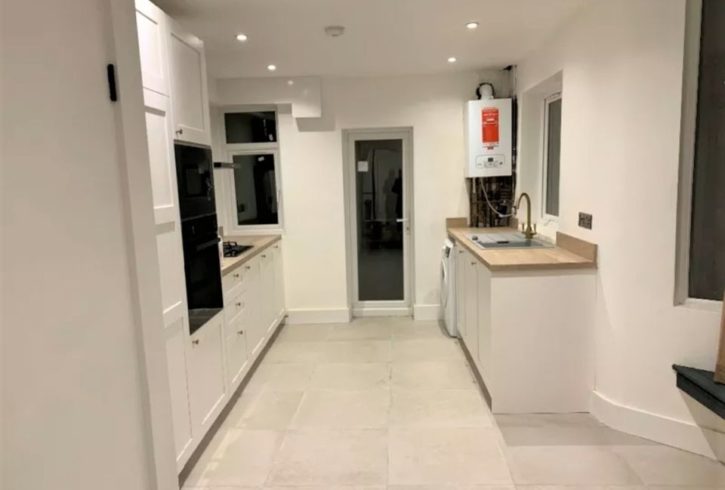 Inchiriem Casa cu 5 Dormitoare in Walthamstow - Agentia Remax