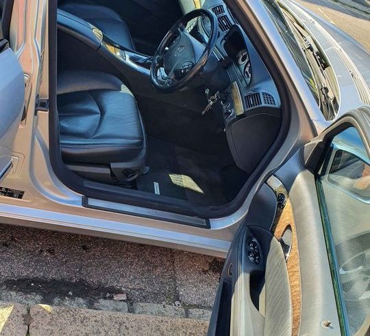 Vând Mercedes Benz E-Class din 2003 in Londra - Imagine 6