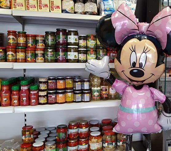 Magazin Traditional Romanesc in Kidderminster Clock Tower, UK