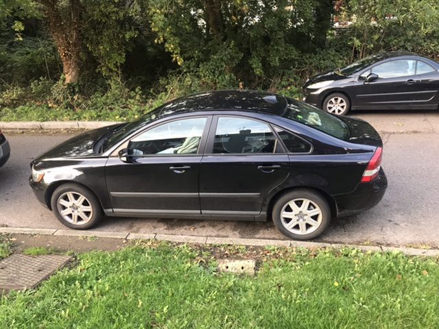 Vand masina Volvo S40 1.6 2006 benzina in Enfield Londra