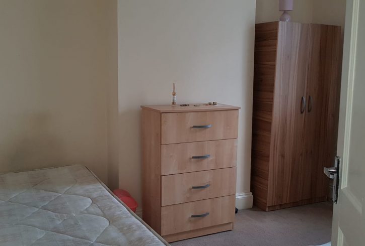 Casa 4 dormitoare si gradina in zona East Ham E6 Londra