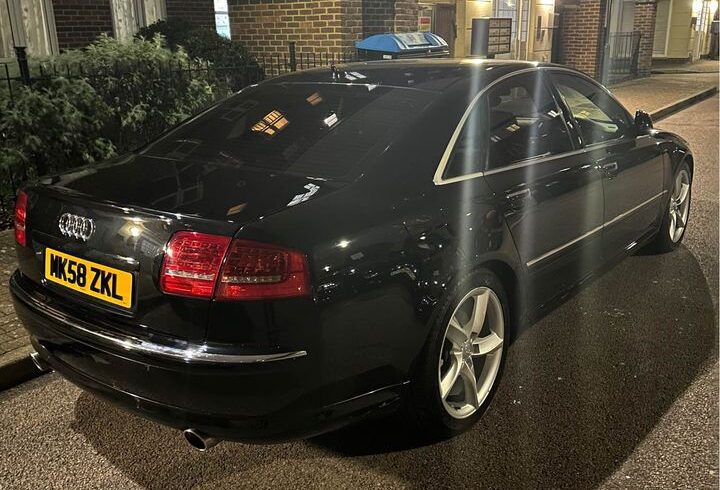 Vand Masina Audi A8 In Londra, UK