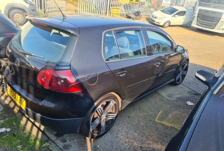 Vând Volkswagen Golf din 2005 in Dagenham Londra