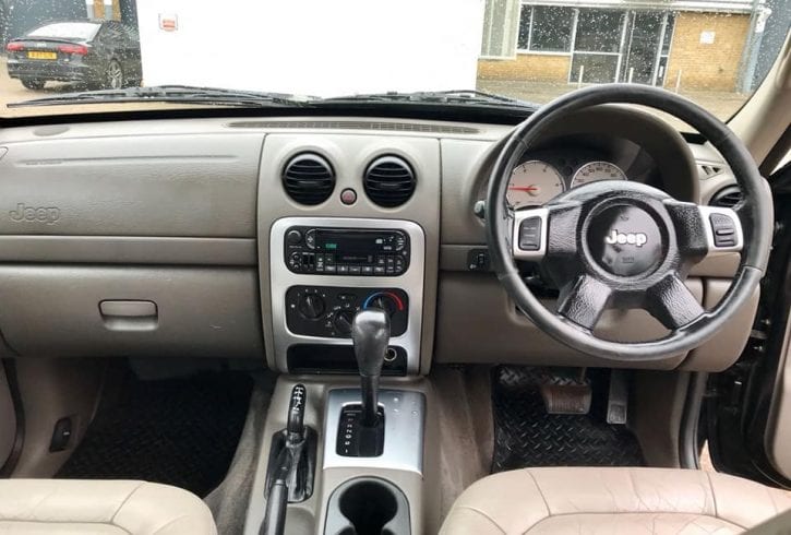 For sale Auto Jeep Cherokee 4×4 SE 2.8 Diesel Londra UK