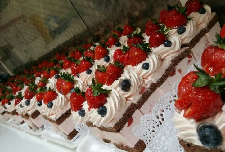 Prajituri En-Gross Londra - Laborator de cofetarie specific Romanesc