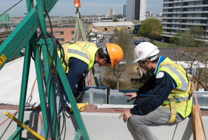 Compania T & D Glazing And Installation Ltd. angajeaza pe diferite posturi