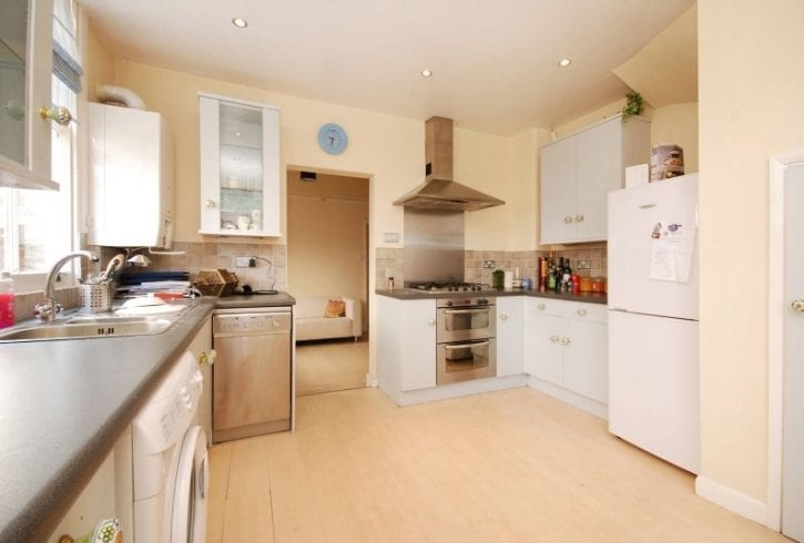 Inchiriez 2 double bedroom maisonette in Haringey N22 Londra Inchiriez 2 double bedroom maisonette in Haringey N22 Londra