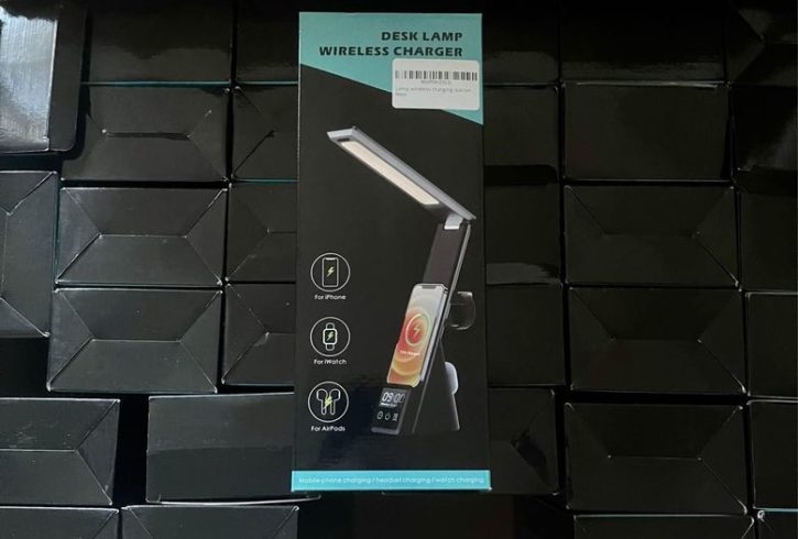 Vând en gros Lămpi de Birou LED cu incarcare Wireless in Wembley