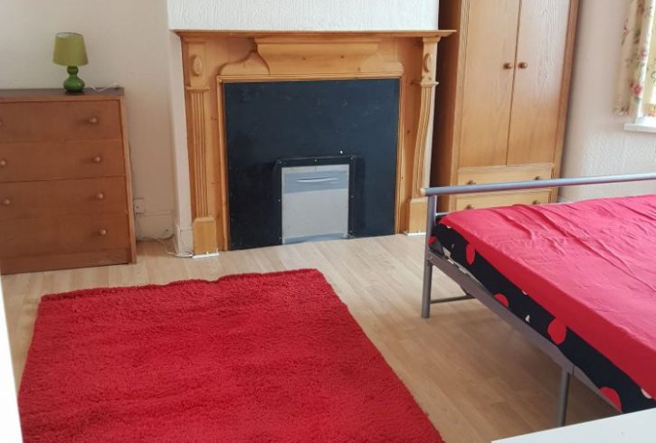 Camere single, duble, king si locuri in Estul Londrei