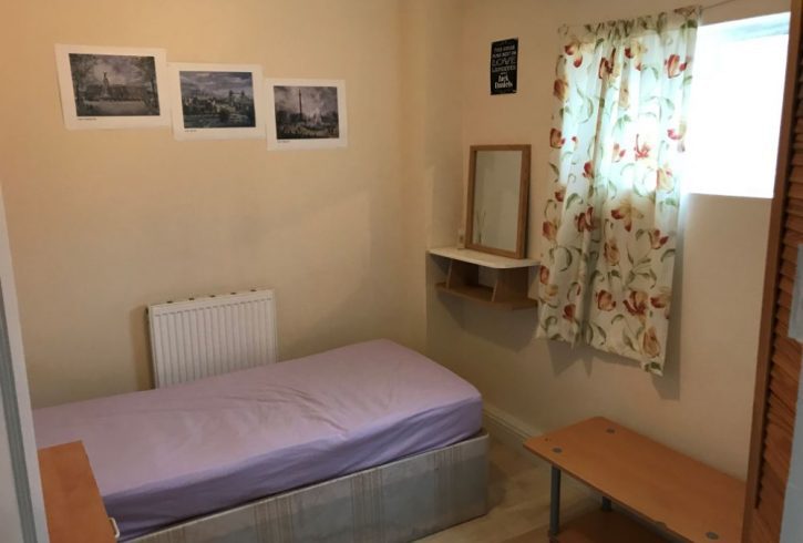 Camera Single pentru o fata in Plaistow - Stratford