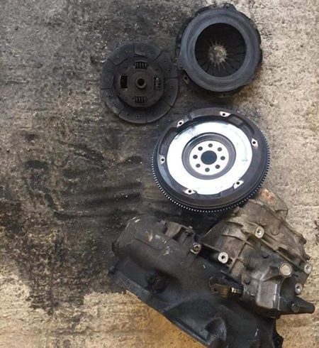 Mecanic auto efectuez lucrari la domiciliul clientului Ilford Redbridge IG4