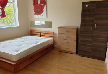 De închiriat Camera Dubla in Plaistow Londra - Agenția Remax