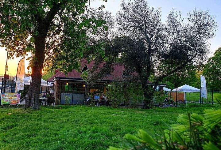 Restaurant The Lodge Kingsbury Brent NW9