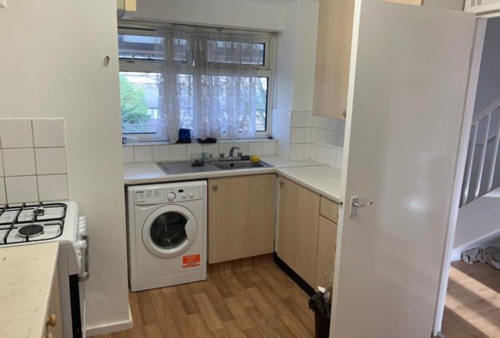 Chirie Apartament 4 Camere in Newham Londra E16