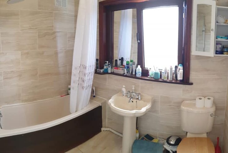 Inchiriez camera double in zona Dagenham East