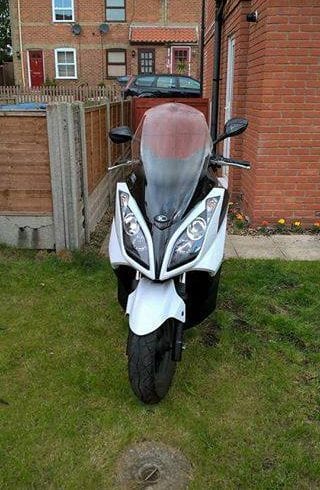 Scooter Hopsters Kymco Downtown 125