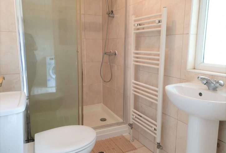 De închiriat Camera Dubla in Plaistow Londra - Agenția Remax