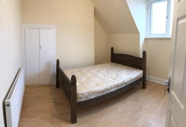 Lazars inchiriaza apartament cu 4 camere Wembley Londra HA0