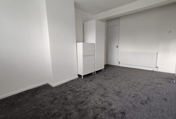 Chirie Apartament 4 Camere in Newham Londra E16