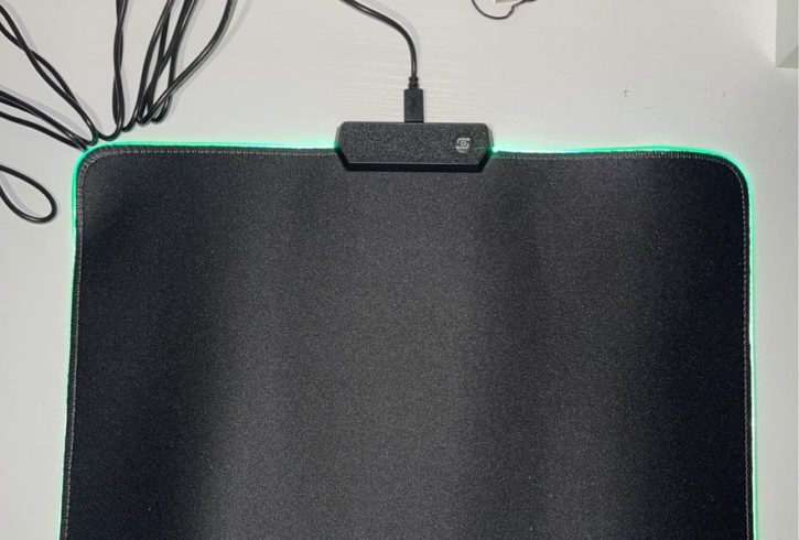 Vânzare en gros 778 bucăți Mouse Pad nou RGB in Wembley