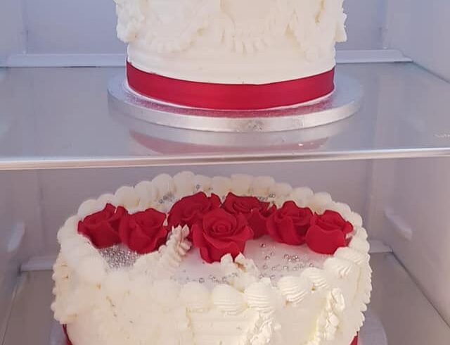 Torturi La Comanda Si Topper Pentru Torturi In Birmingham, UK