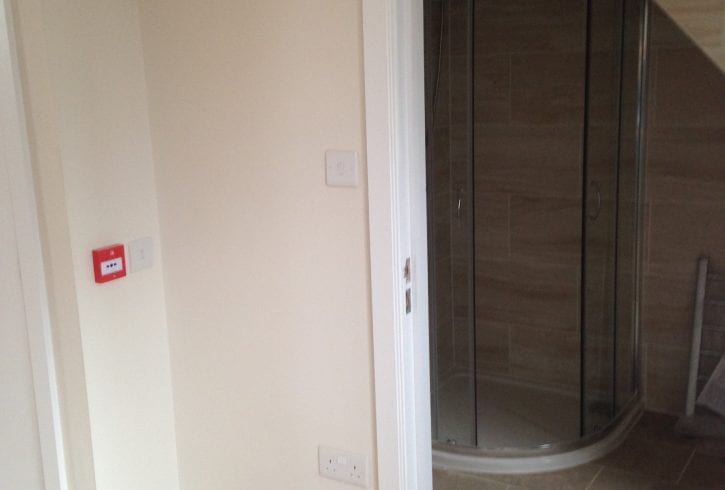 Electrician cu experienta - Instalari / Modificari / Reparatii - Lucrari in pret Londra