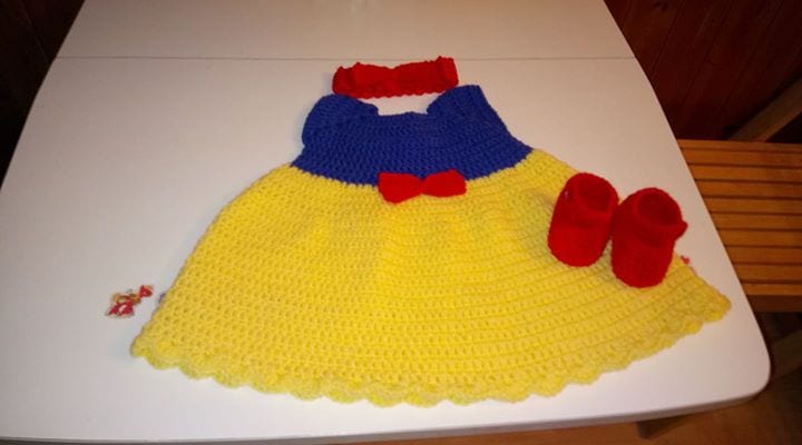 Rochita crosetata diferite culori in Luton LU1