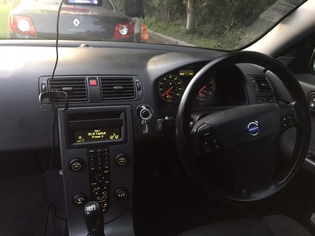 Vand masina Volvo S40 1.6 2006 benzina in Enfield Londra