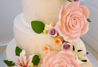 Torturi La Comanda Si Topper Pentru Torturi In Birmingham, UK