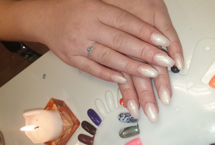 Servicii Manichiura Si Pedichiura In Aldershot, UK