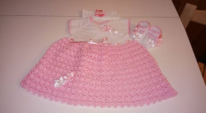 Rochita crosetata diferite culori in Luton LU1