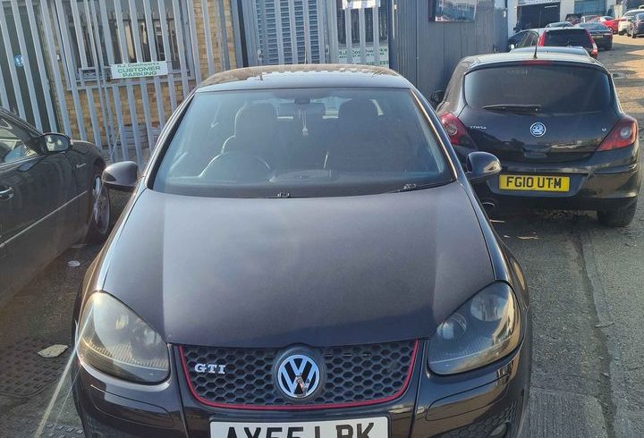 Vând Volkswagen Golf din 2005 in Dagenham Londra