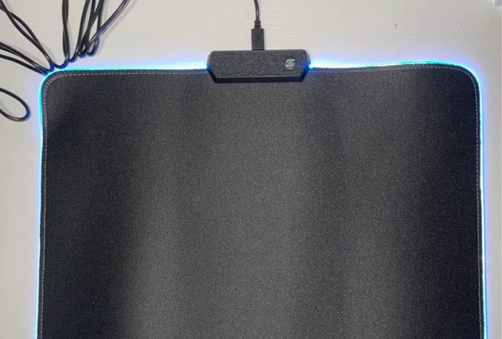 Vânzare en gros 778 bucăți Mouse Pad nou RGB in Wembley