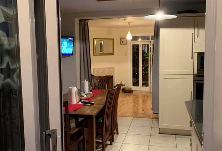 Se ofera spre inchiriere camera double Chingford E46