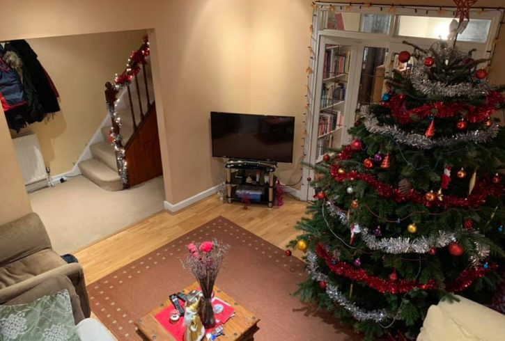 Se ofera spre inchiriere camera double Chingford E46