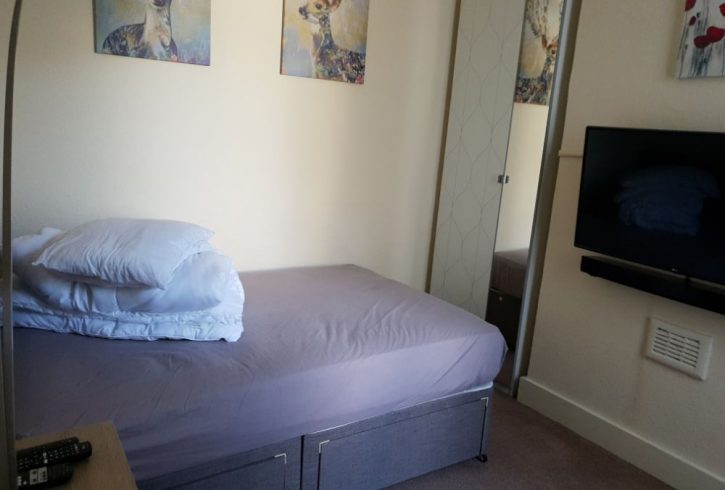 Camera Dubla pentru o Persoana in Ilford Camera Dubla pentru o Persoana in Ilford