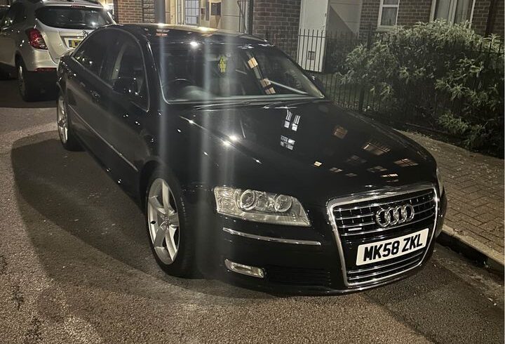 Vand Masina Audi A8 In Londra, UK