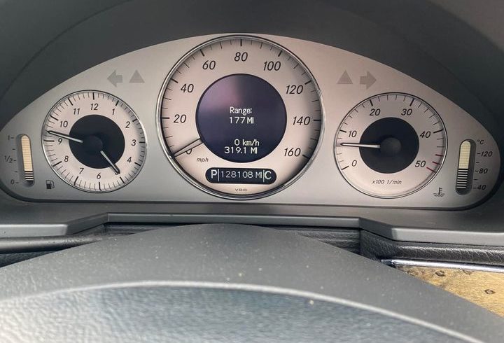 Vând Mercedes Benz E-Class din 2004 in Gravesend - Rmf Lux Car