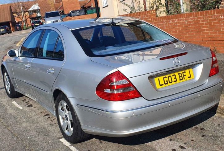 Vând Mercedes Benz E-Class din 2003 in Londra