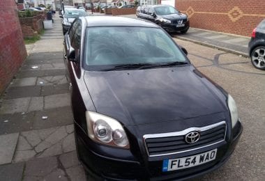 Vand la dezmembrare Toyota Avensis