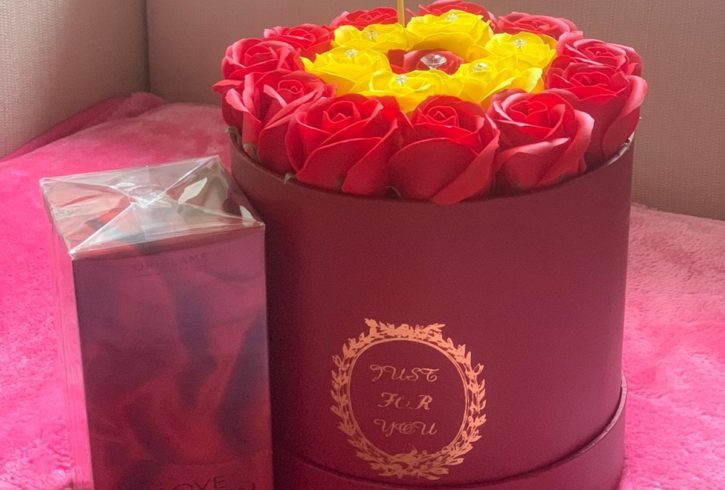 AMS Flowers - Aranjamente Trandafiri Sapun Criogenati in Chelmsford UK AMS Flowers - Aranjamente Trandafiri Sapun Criogenati in Chelmsford UK