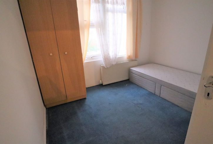 Agentia Inchiriaza casa cu 4 dormitoare in Barking - Imagine 4