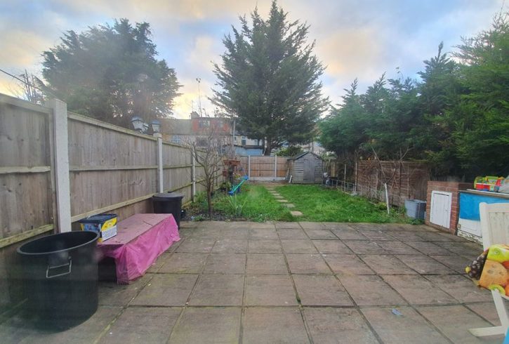 Agentia inchiriaza casa cu 4 dormitoare in barking, IG119XA