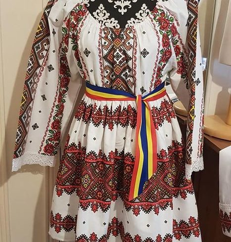 Rochite cămăși seturi motive tradiționale in UK